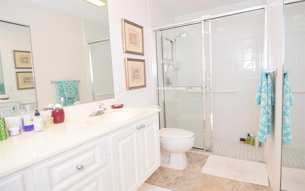 780 SW Tamarrow Place