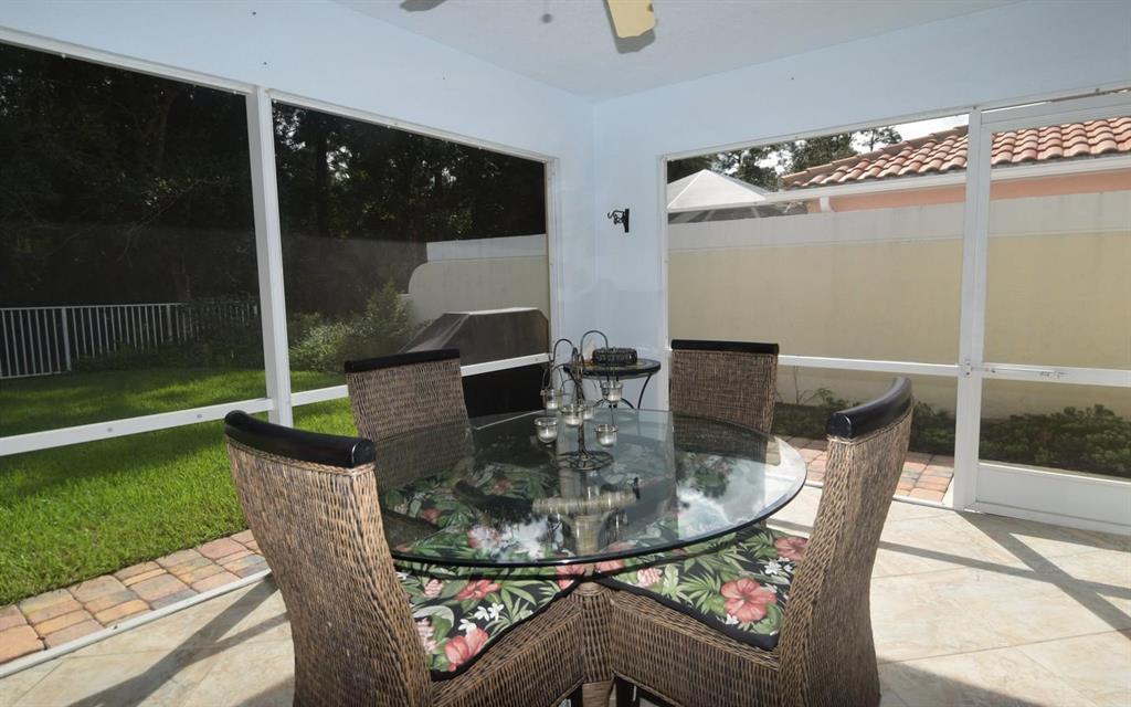 780 SW Tamarrow Place