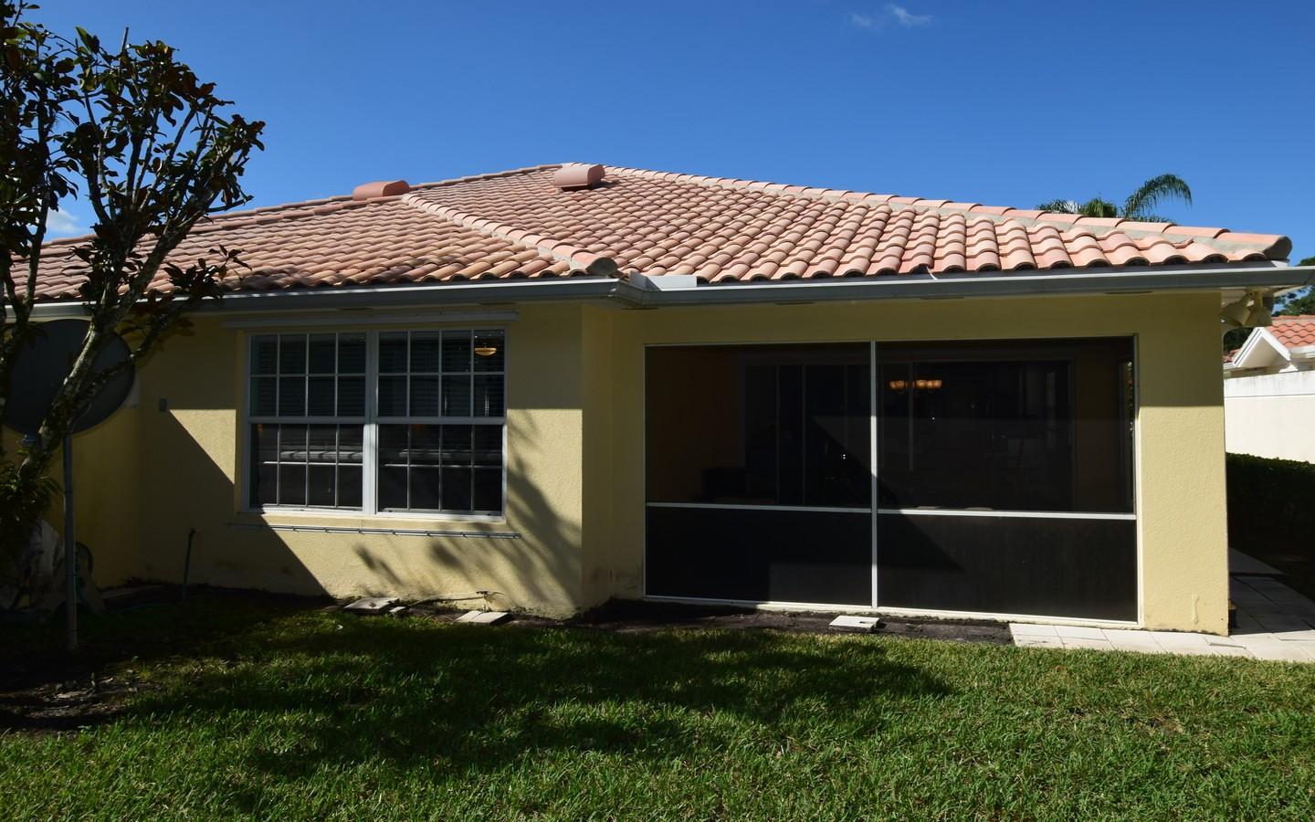 772 SW Tamarrow Place