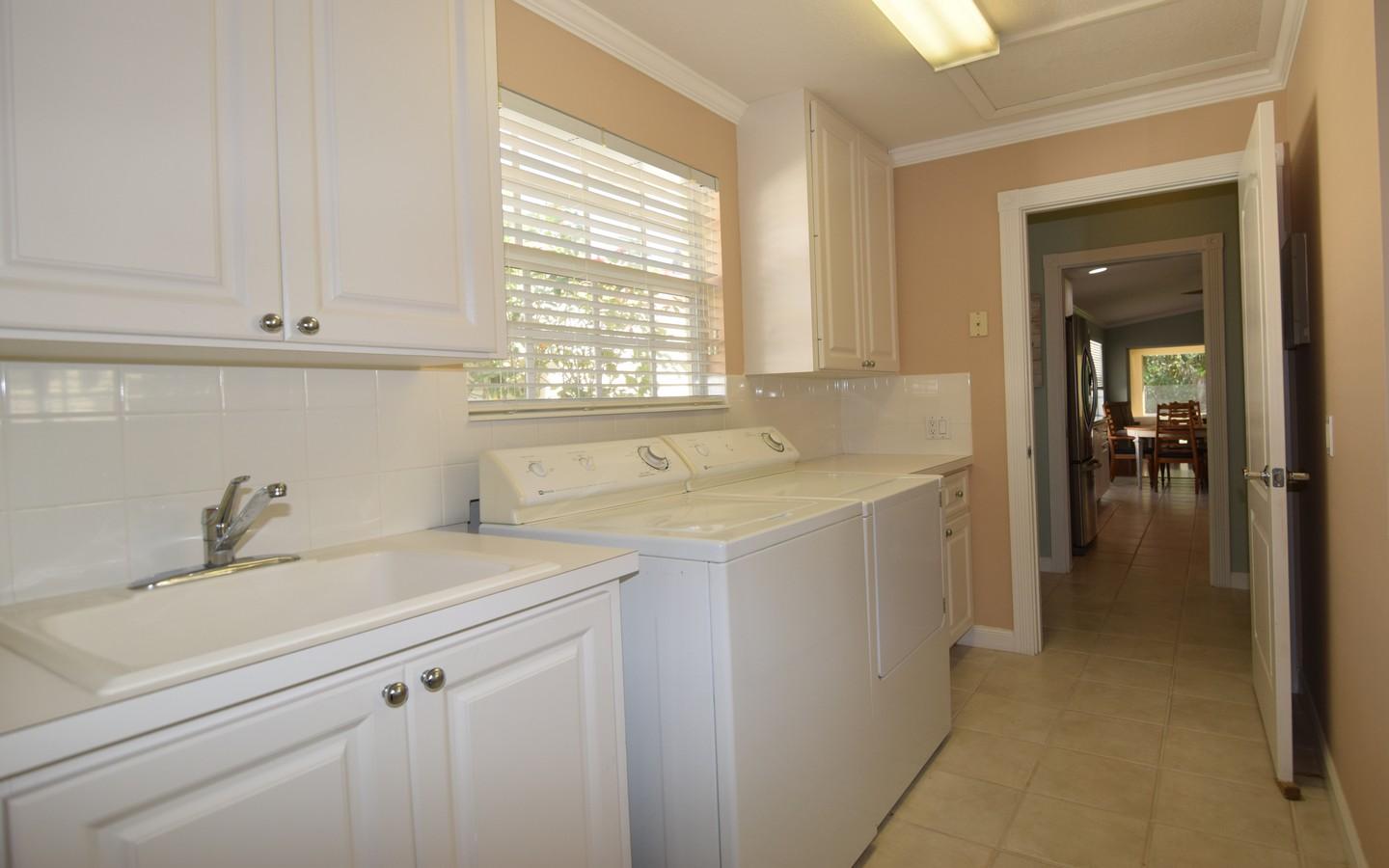 772 SW Tamarrow Place