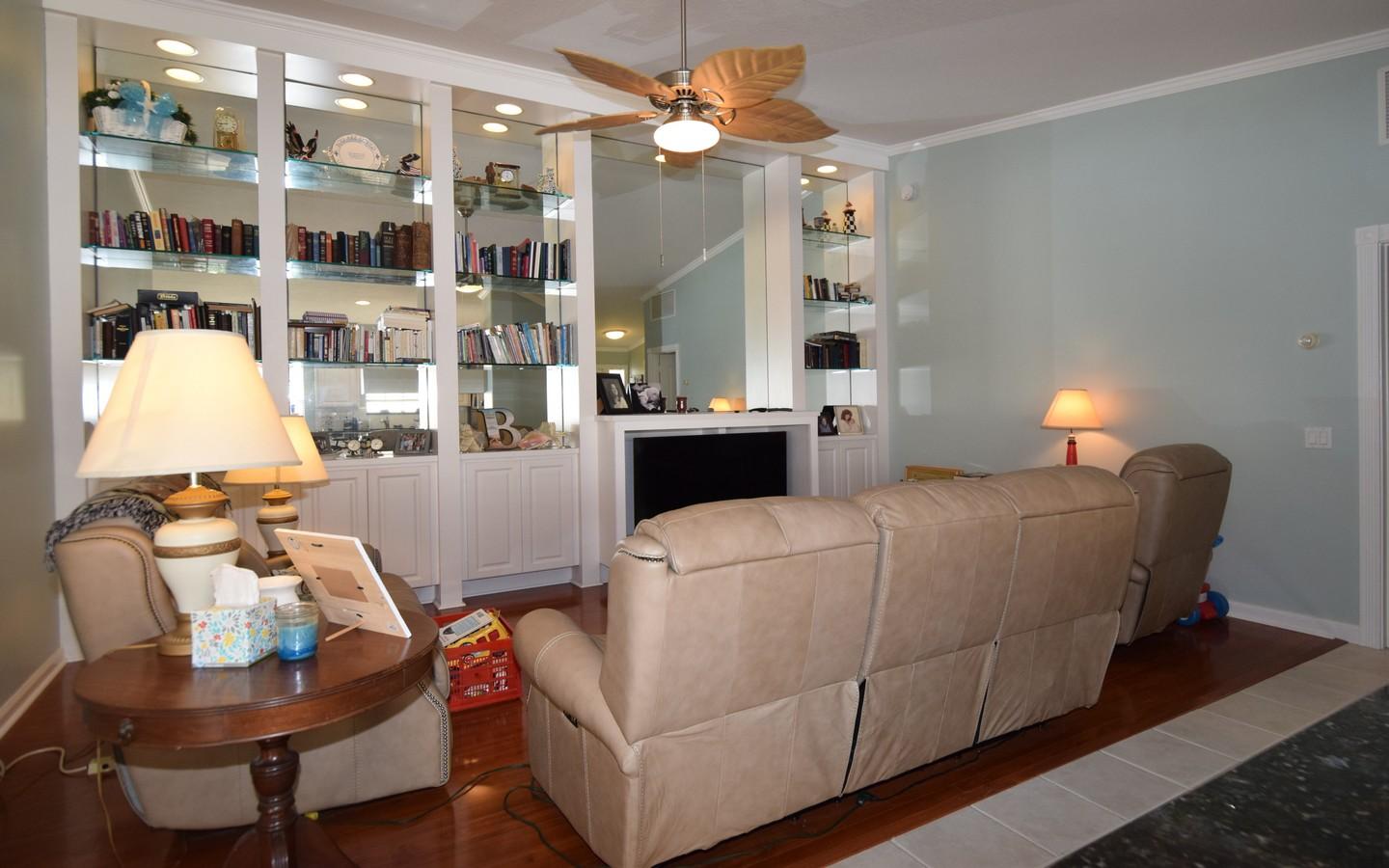 772 SW Tamarrow Place