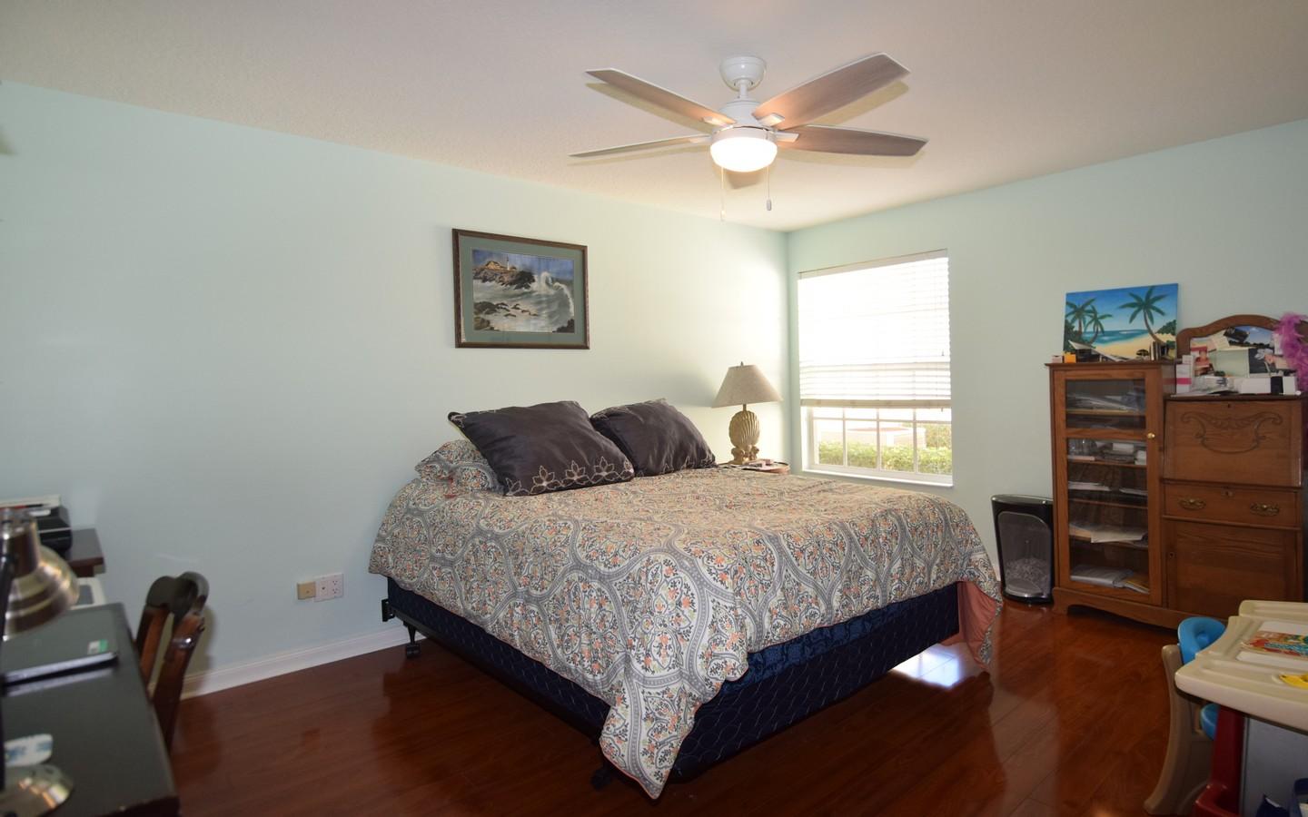 772 SW Tamarrow Place