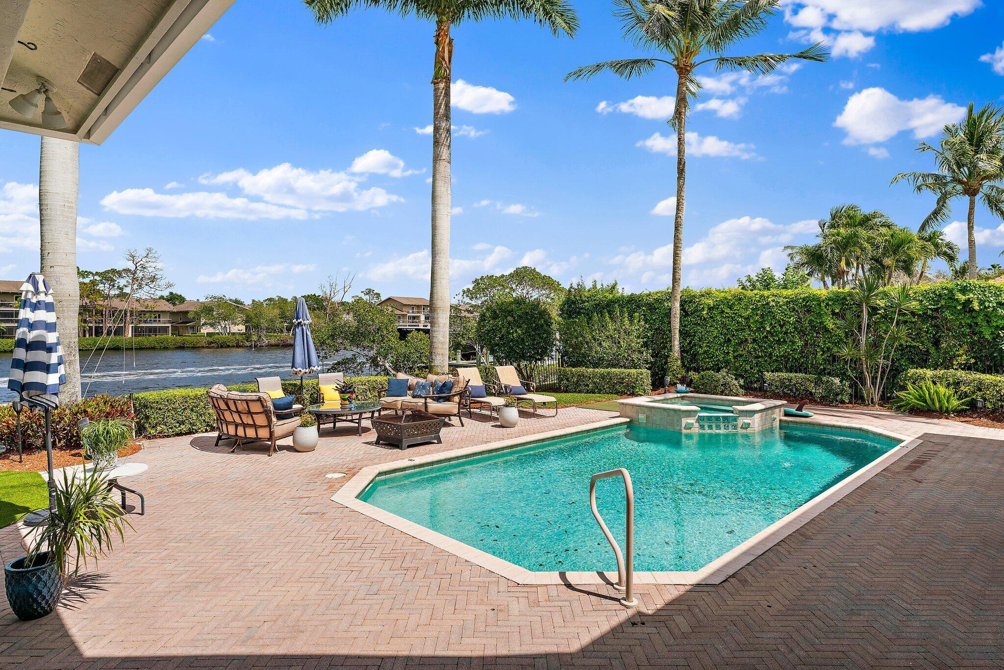 18559 SE Palm Island Lane