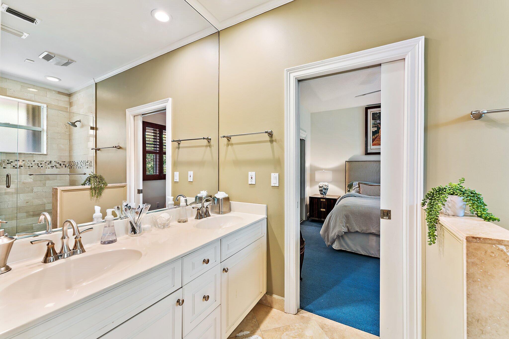 18559 SE Palm Island Lane