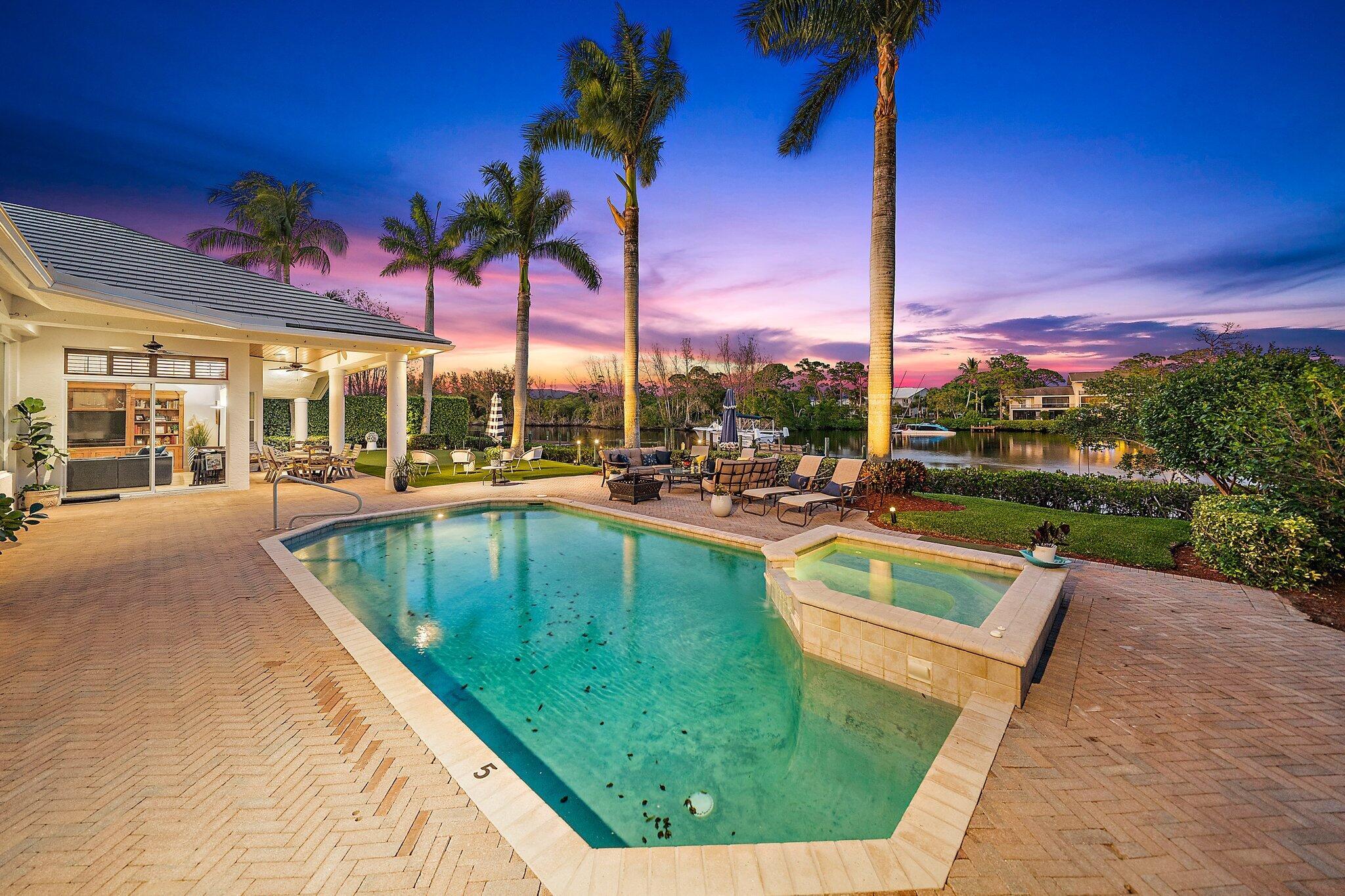 18559 SE Palm Island Lane