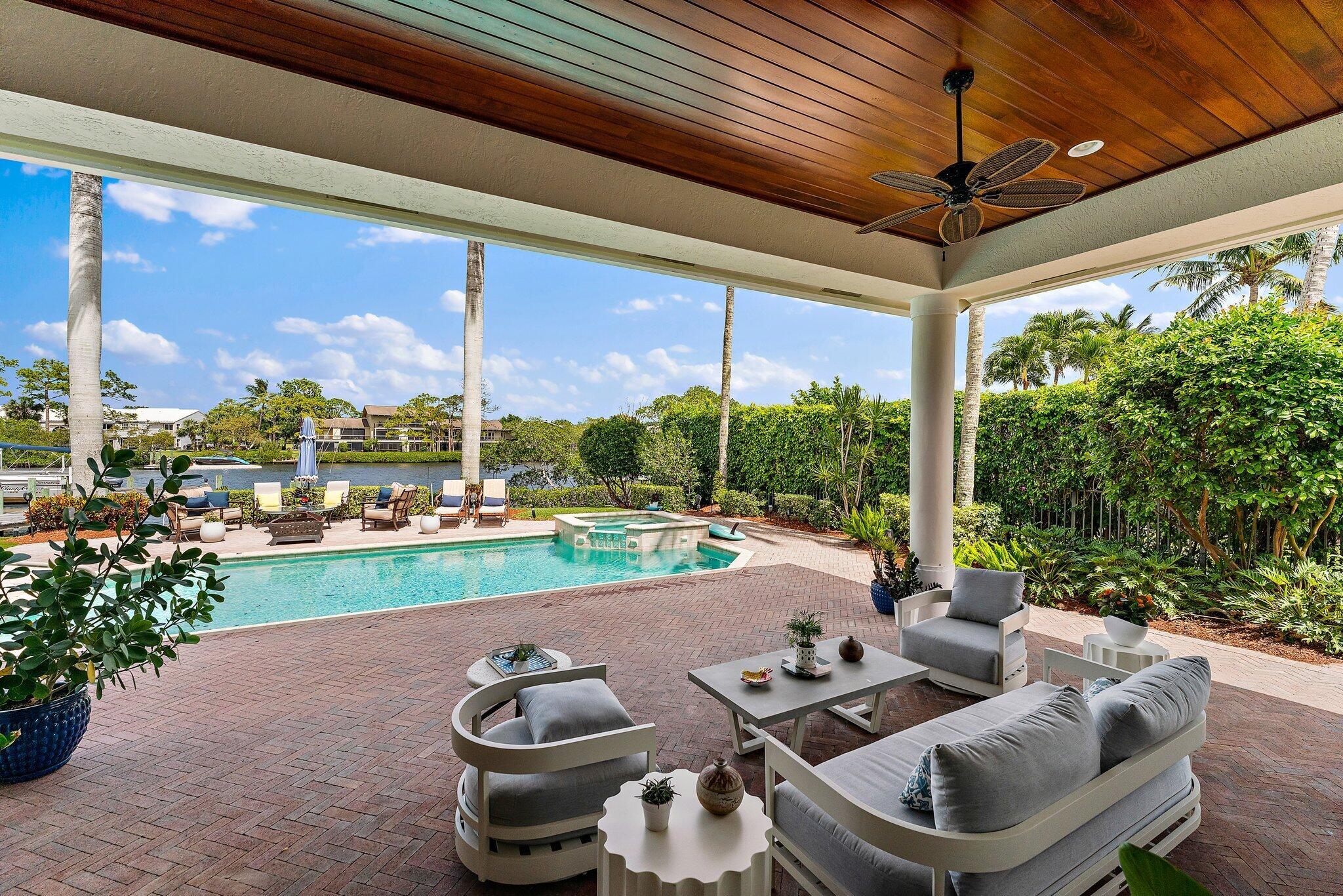 18559 SE Palm Island Lane