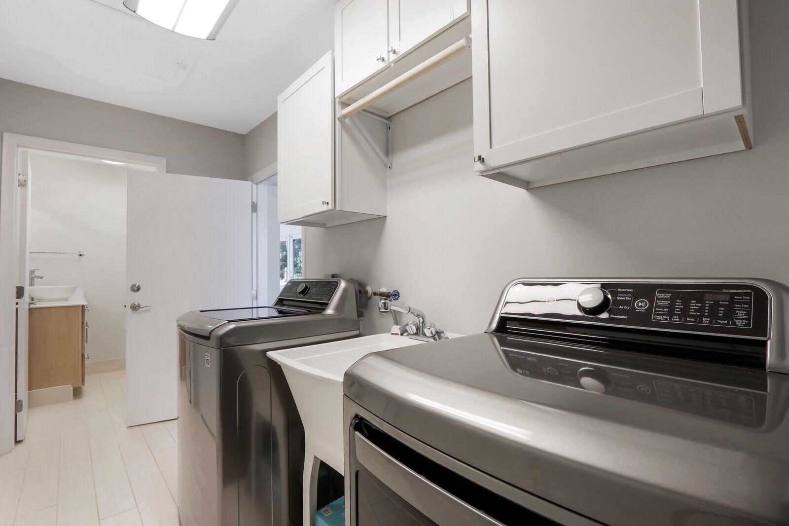 1719 SW Dyer Point Road