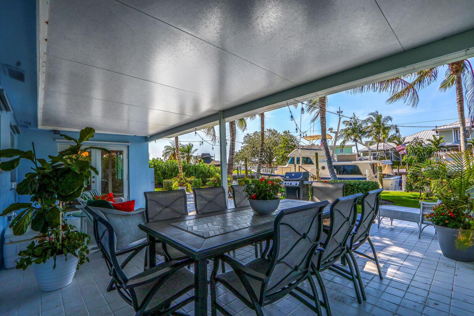 1719 SW Dyer Point Road