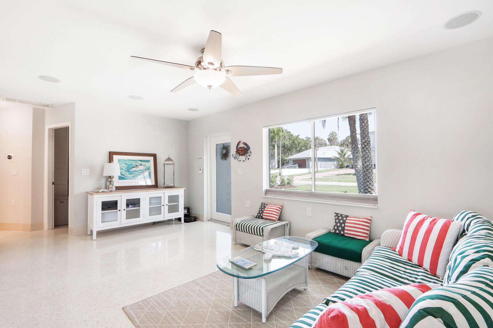 1719 SW Dyer Point Road