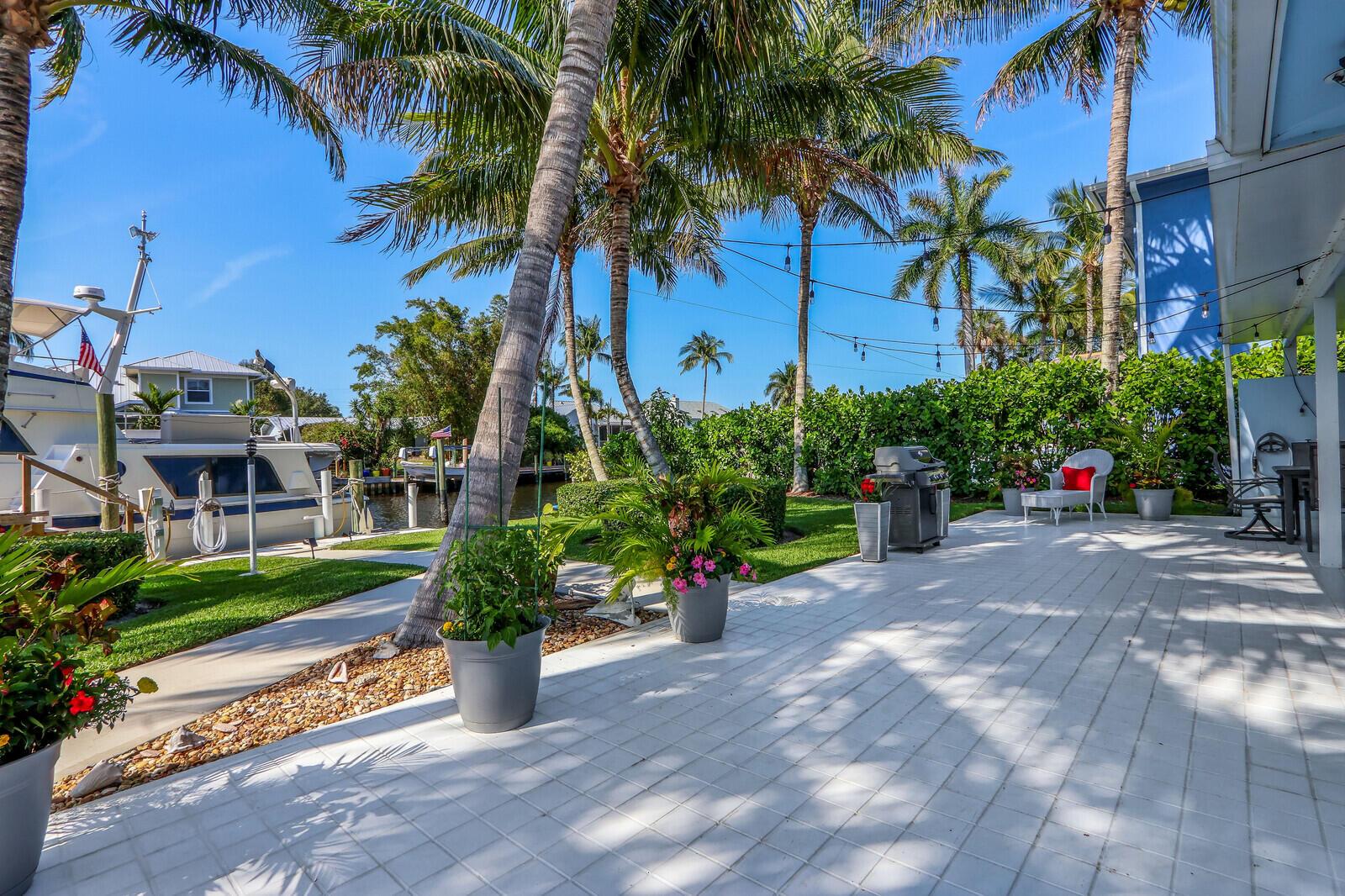 1719 SW Dyer Point Road