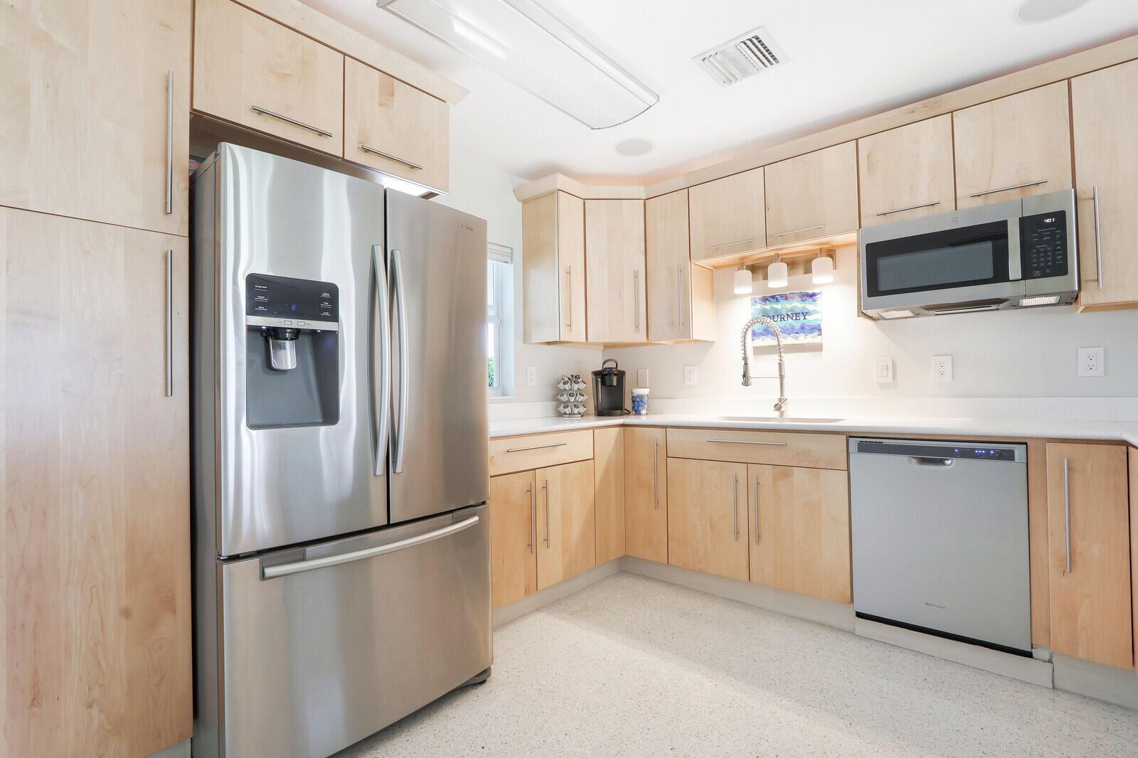 1719 SW Dyer Point Road