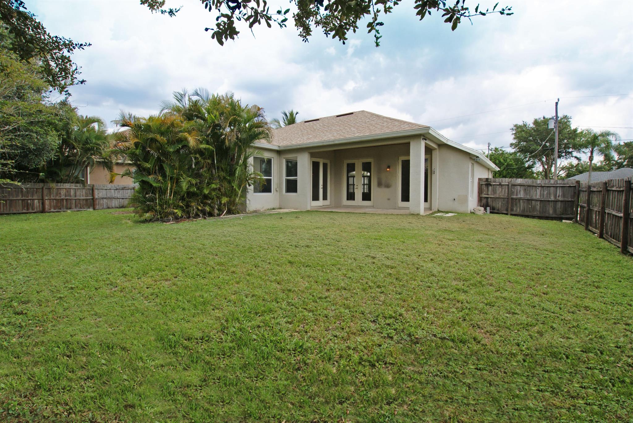 408 SW Ridgecrest Drive