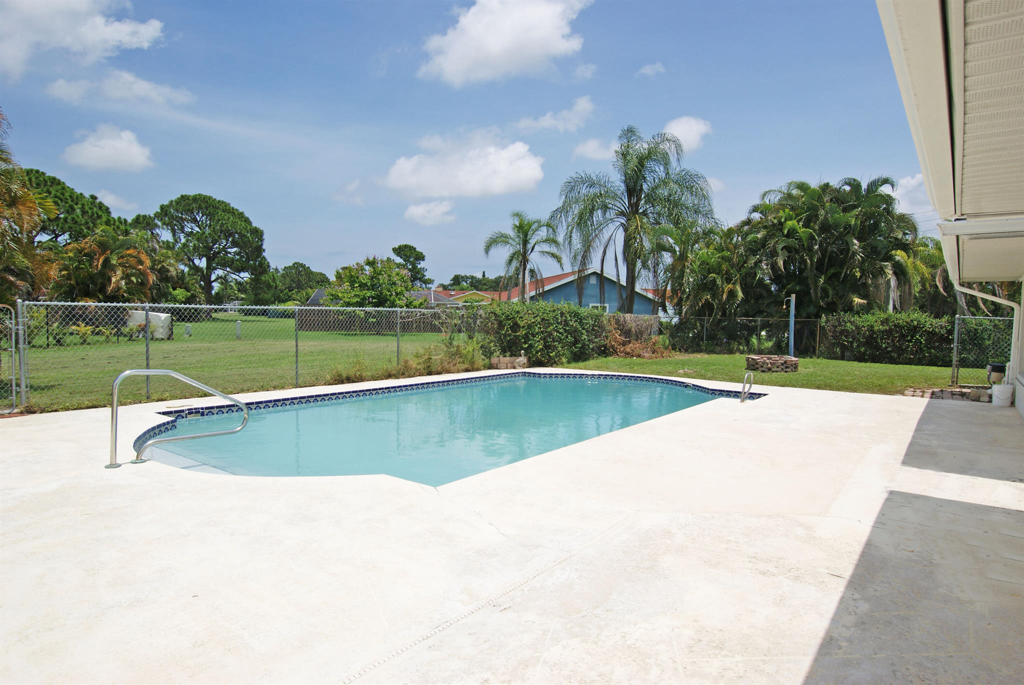 2899 SE Ginza Street