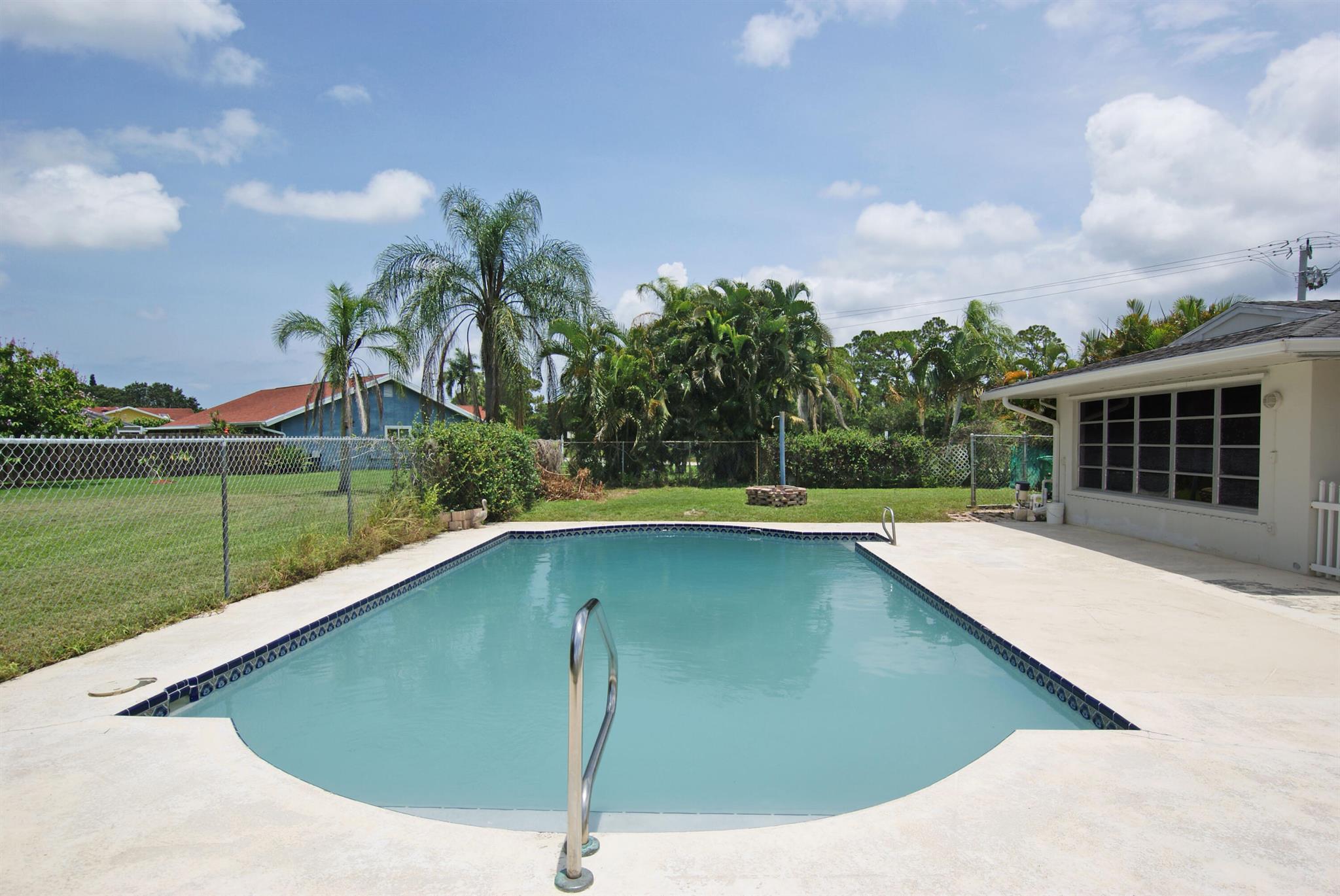 2899 SE Ginza Street