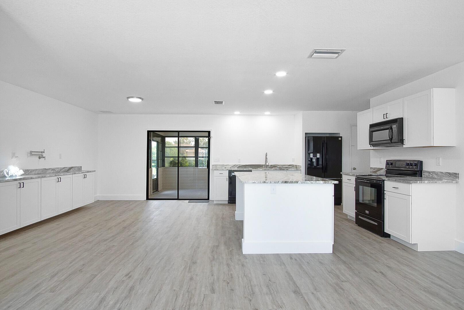 977 SE Bayfront Avenue