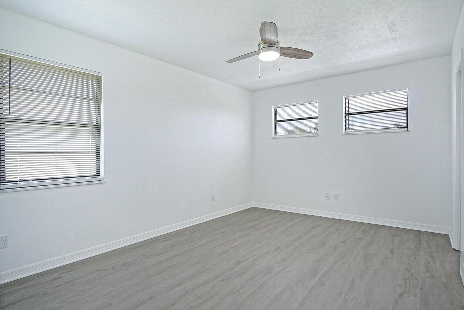 977 SE Bayfront Avenue