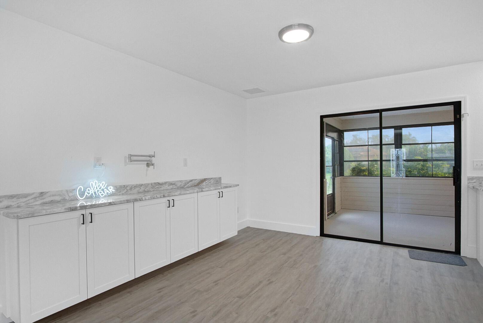 977 SE Bayfront Avenue