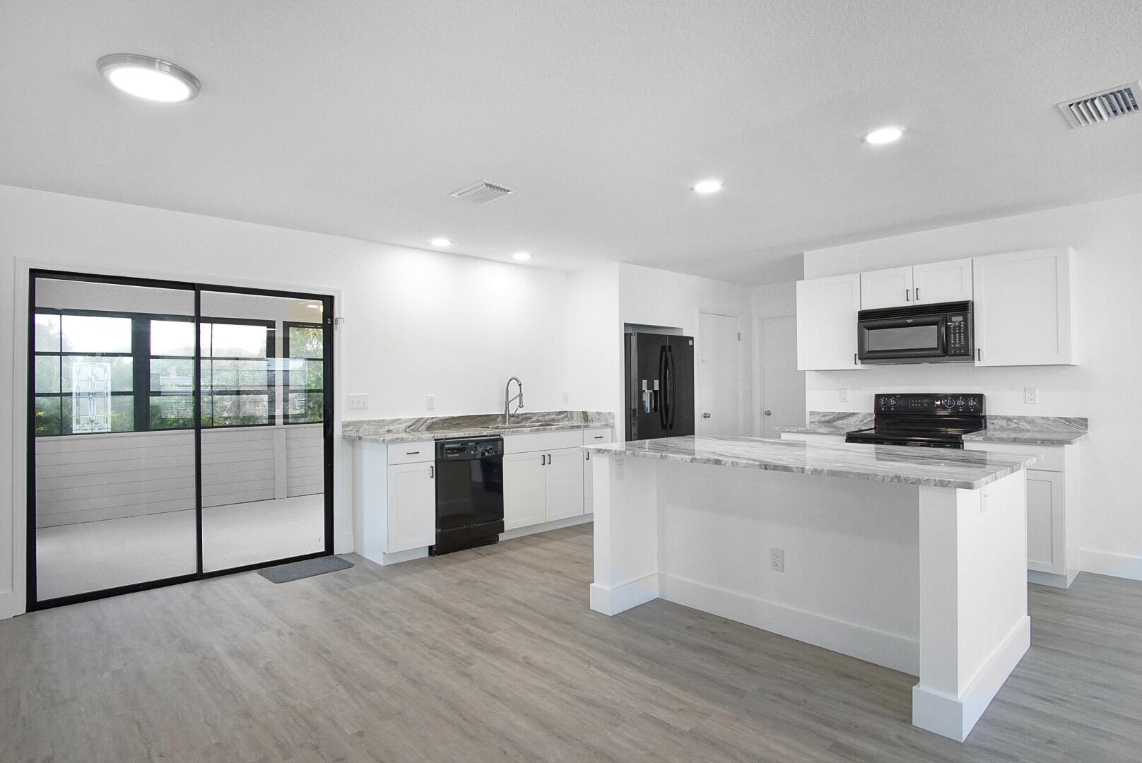 977 SE Bayfront Avenue