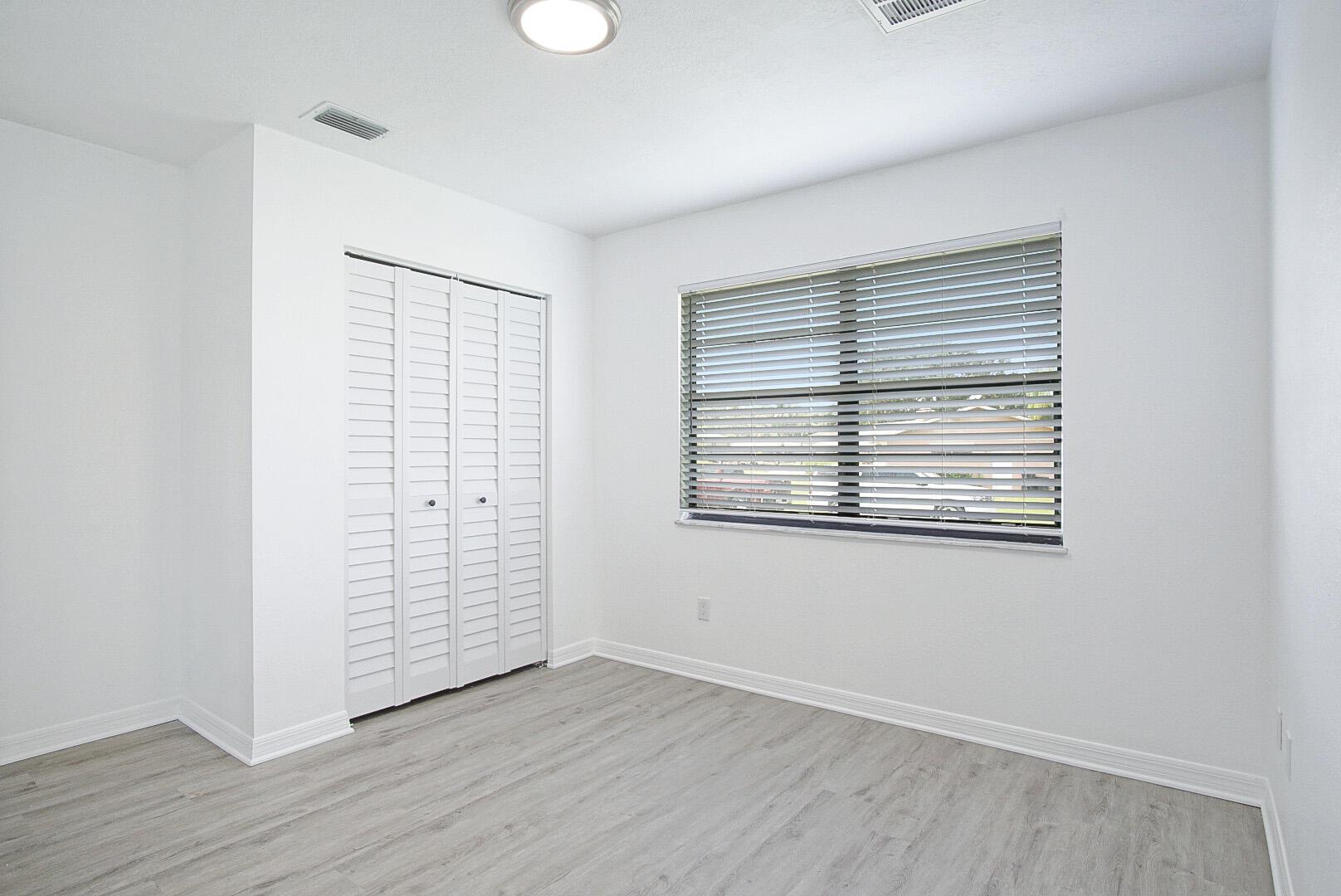 977 SE Bayfront Avenue