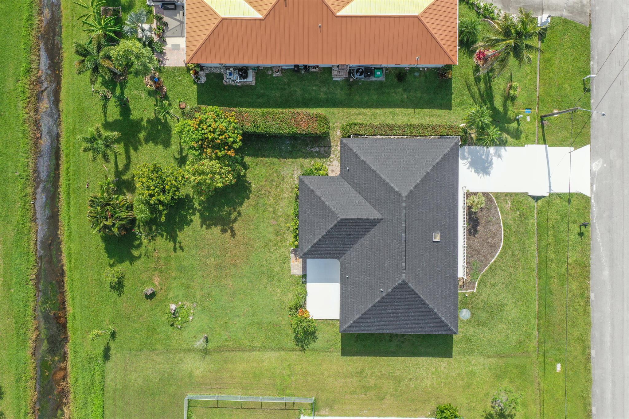 977 SE Bayfront Avenue