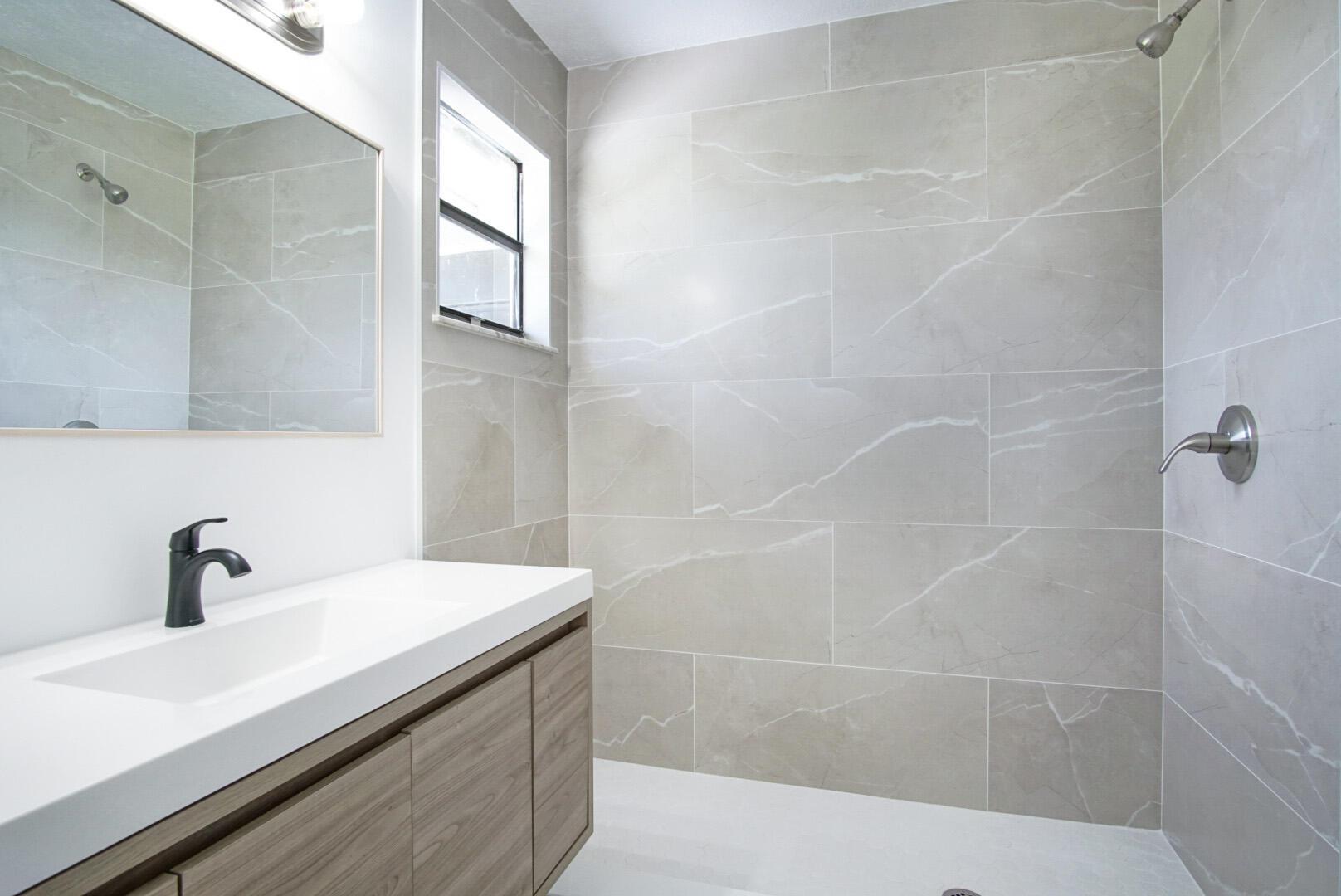 977 SE Bayfront Avenue