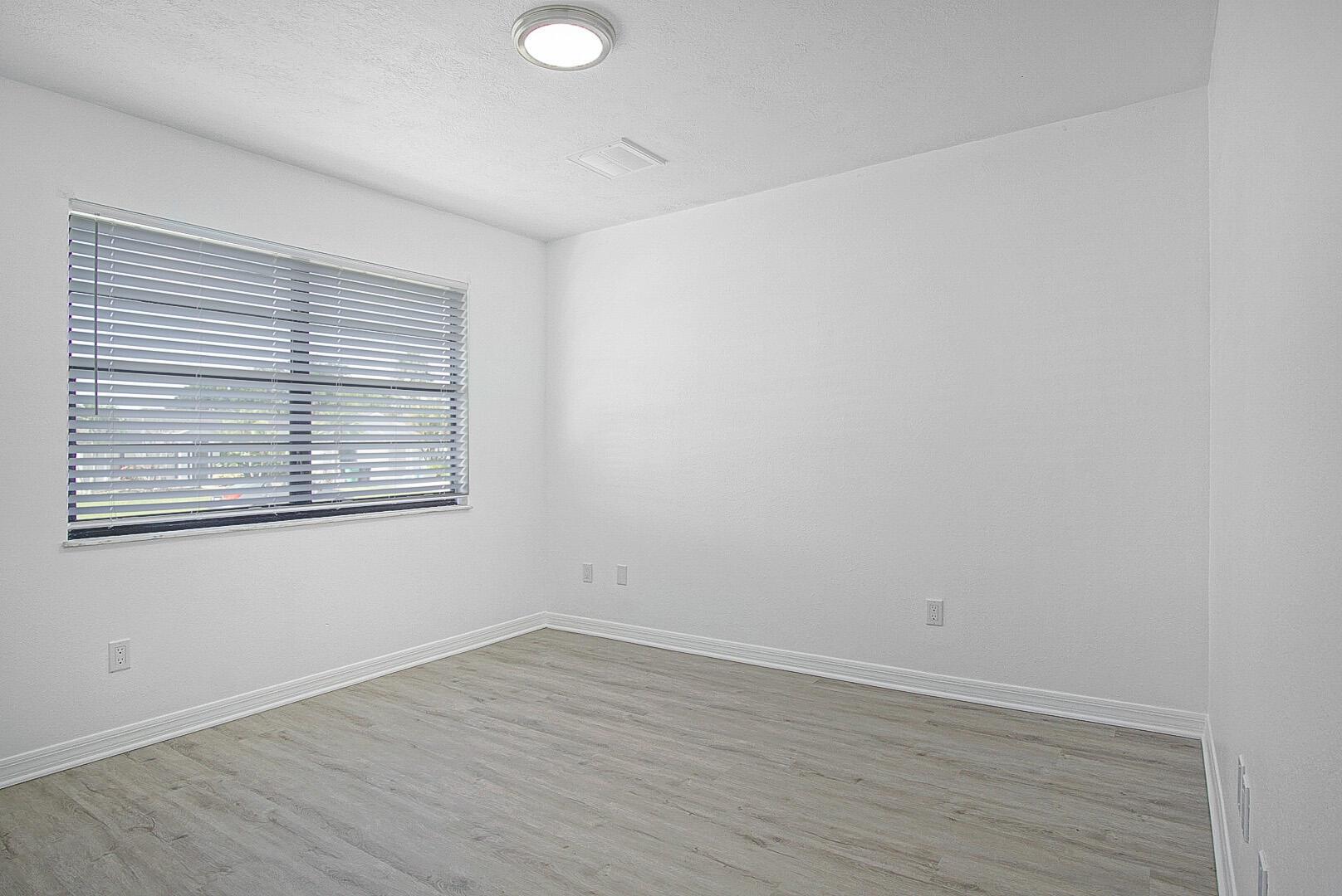 977 SE Bayfront Avenue