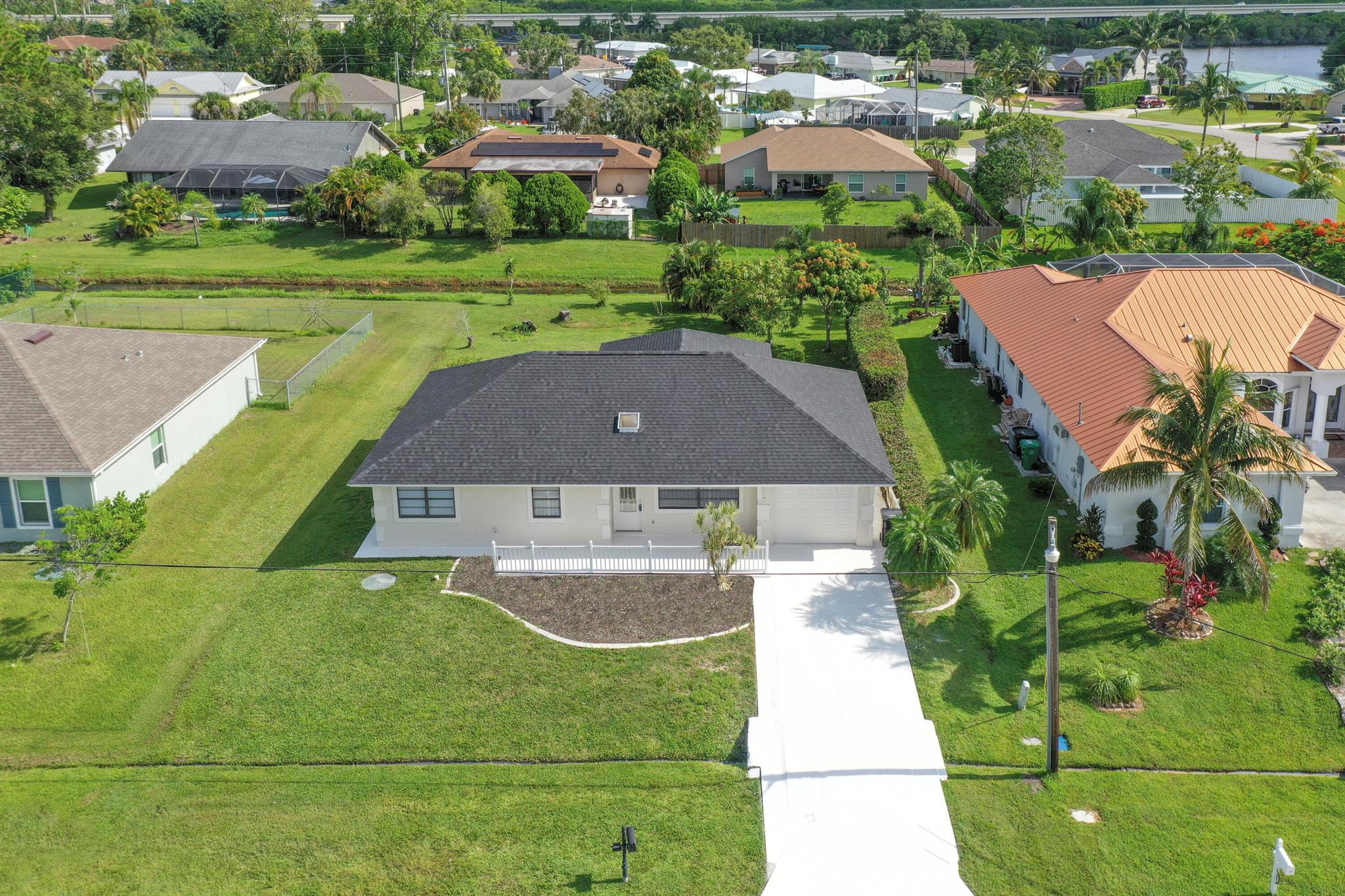 977 SE Bayfront Avenue