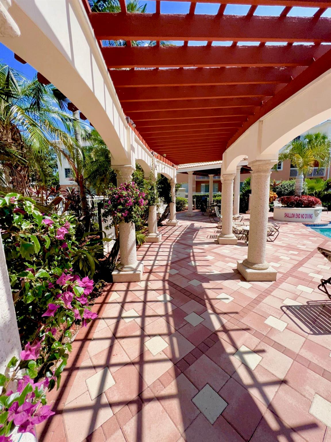 10303 Myrtlewood Circle W