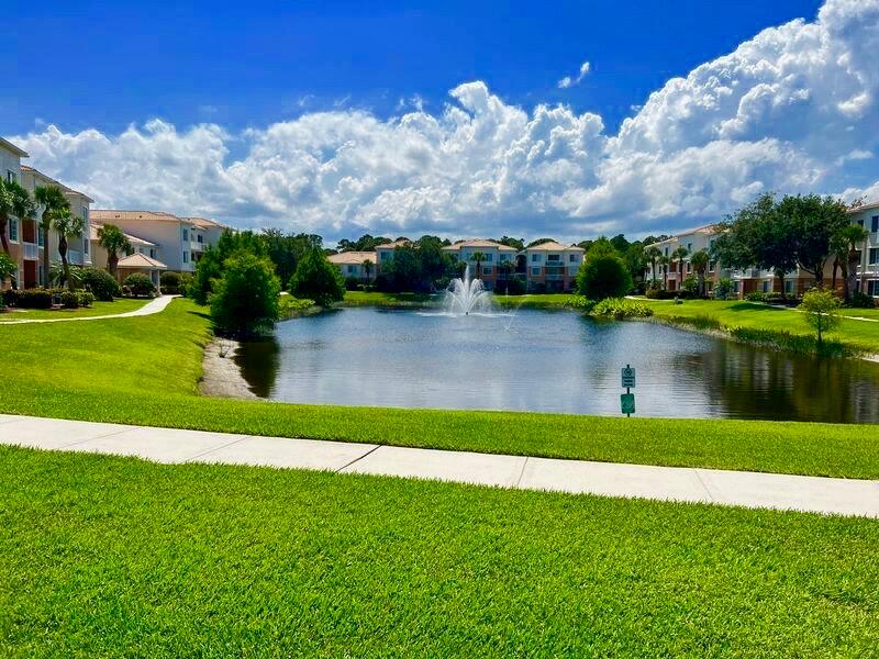 10303 Myrtlewood Circle W