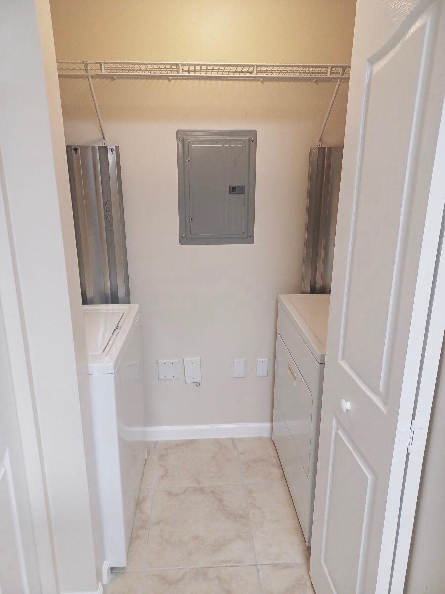 10303 Myrtlewood Circle W