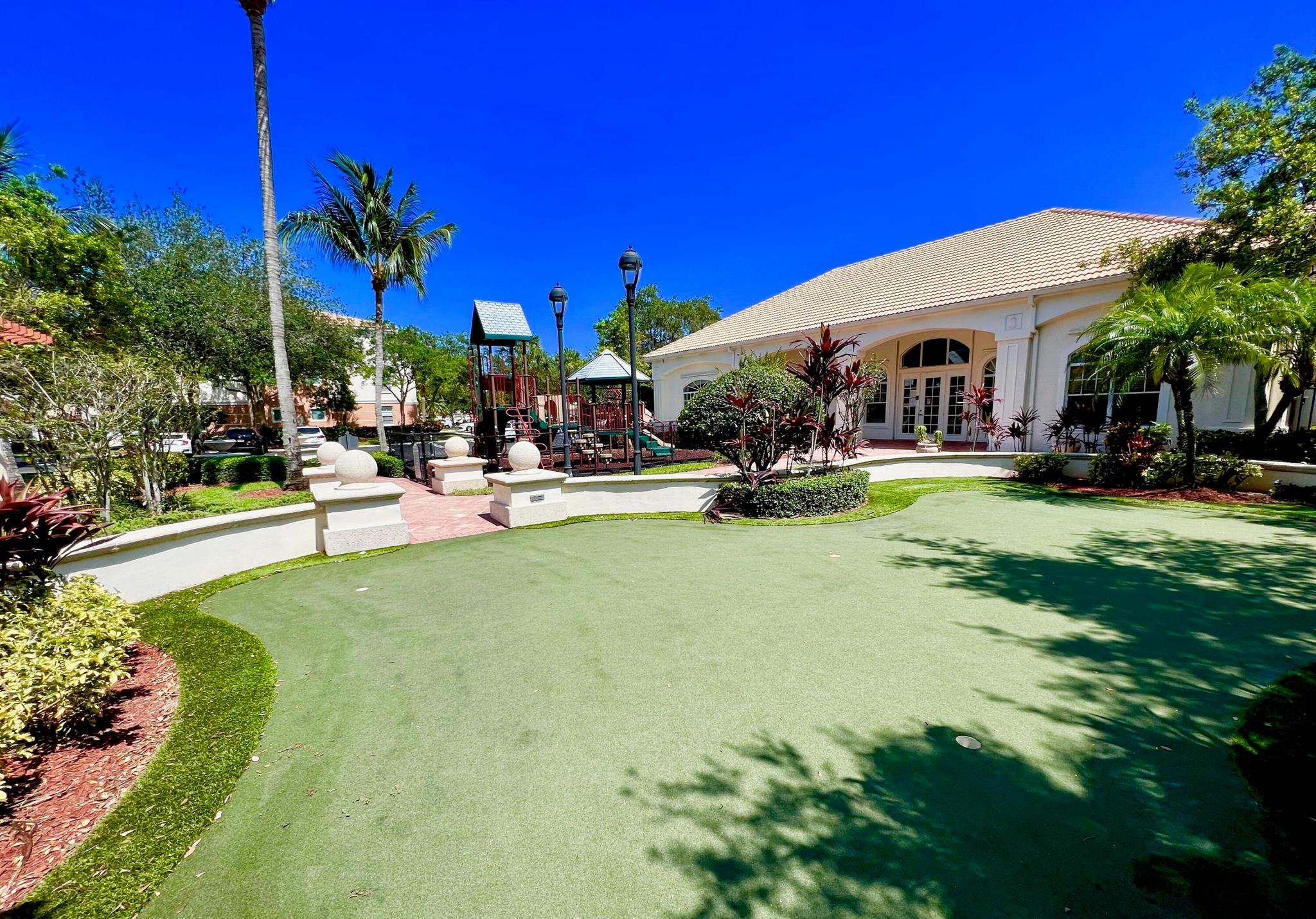 10303 Myrtlewood Circle W