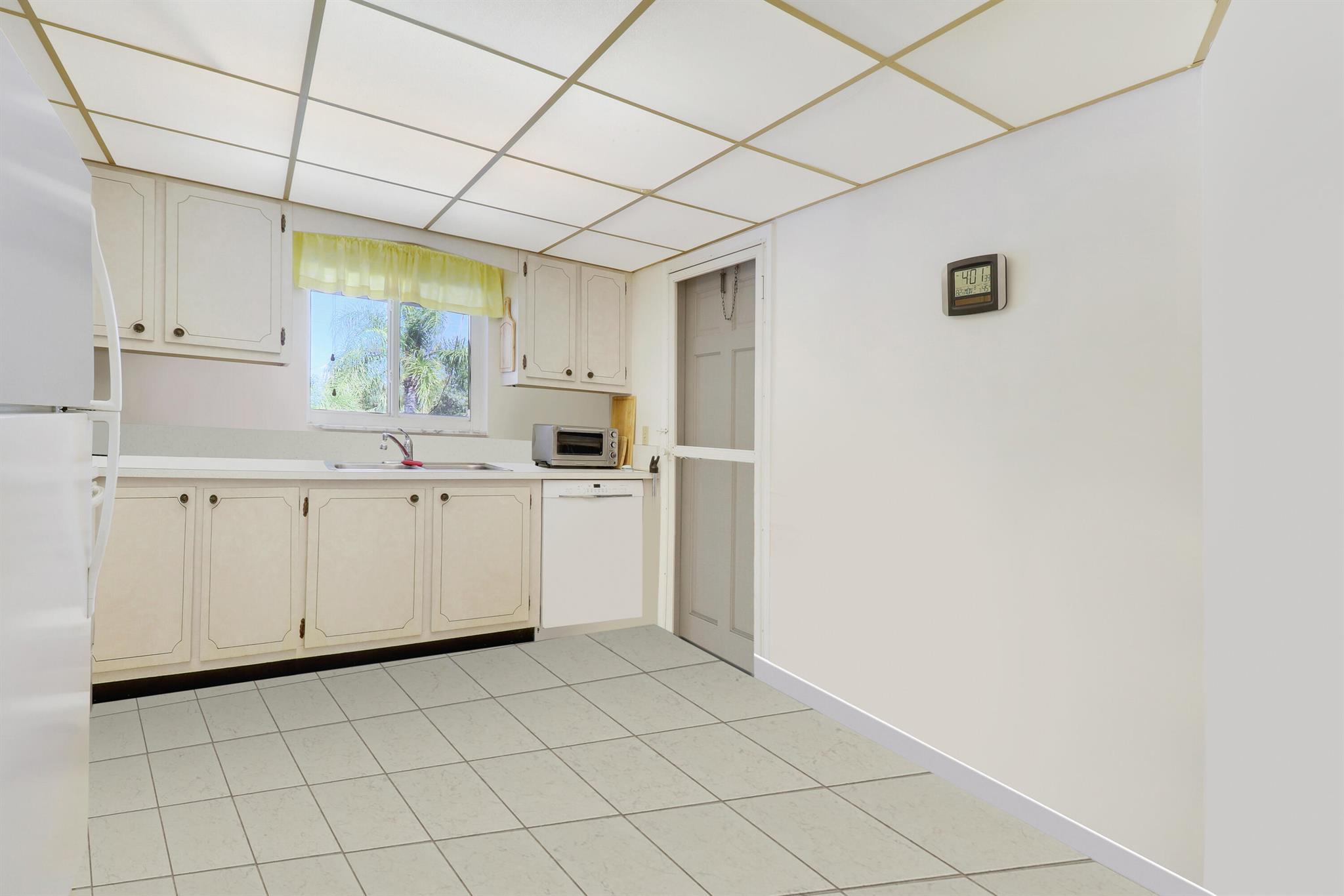 1 Westwood Avenue 201f