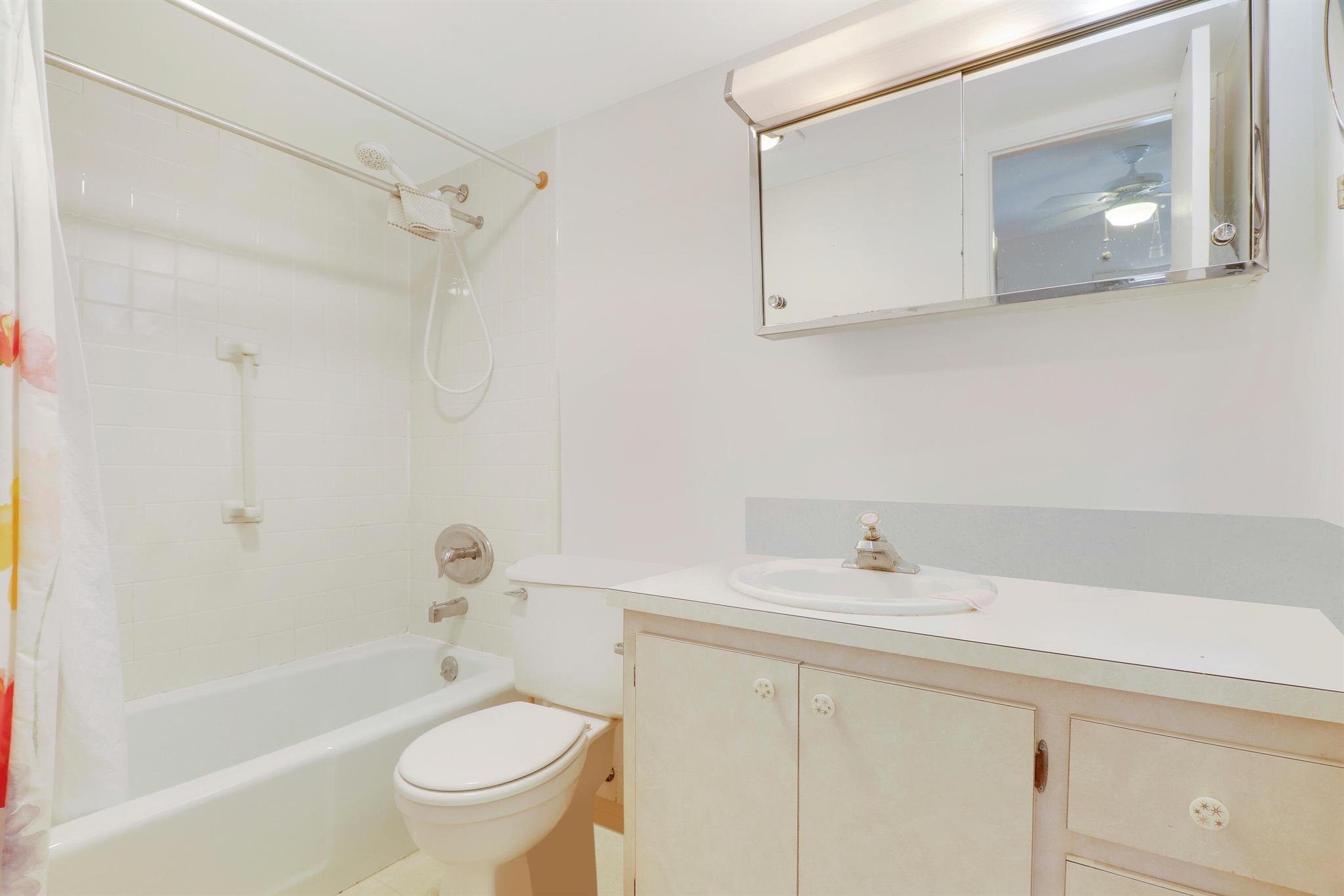 1 Westwood Avenue 201f