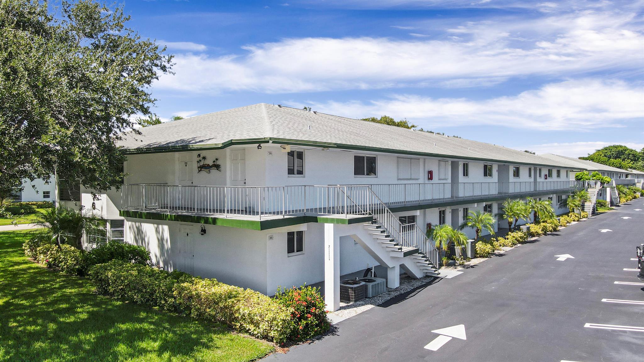 1 Westwood Avenue 201f