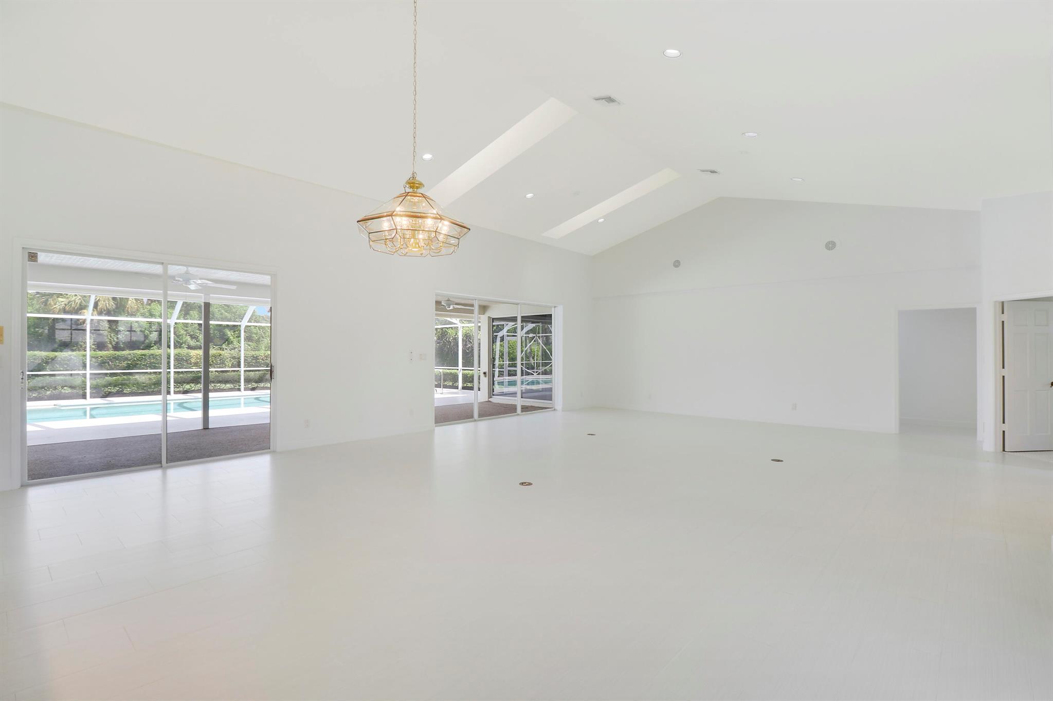 109 SE Turtle Creek Drive