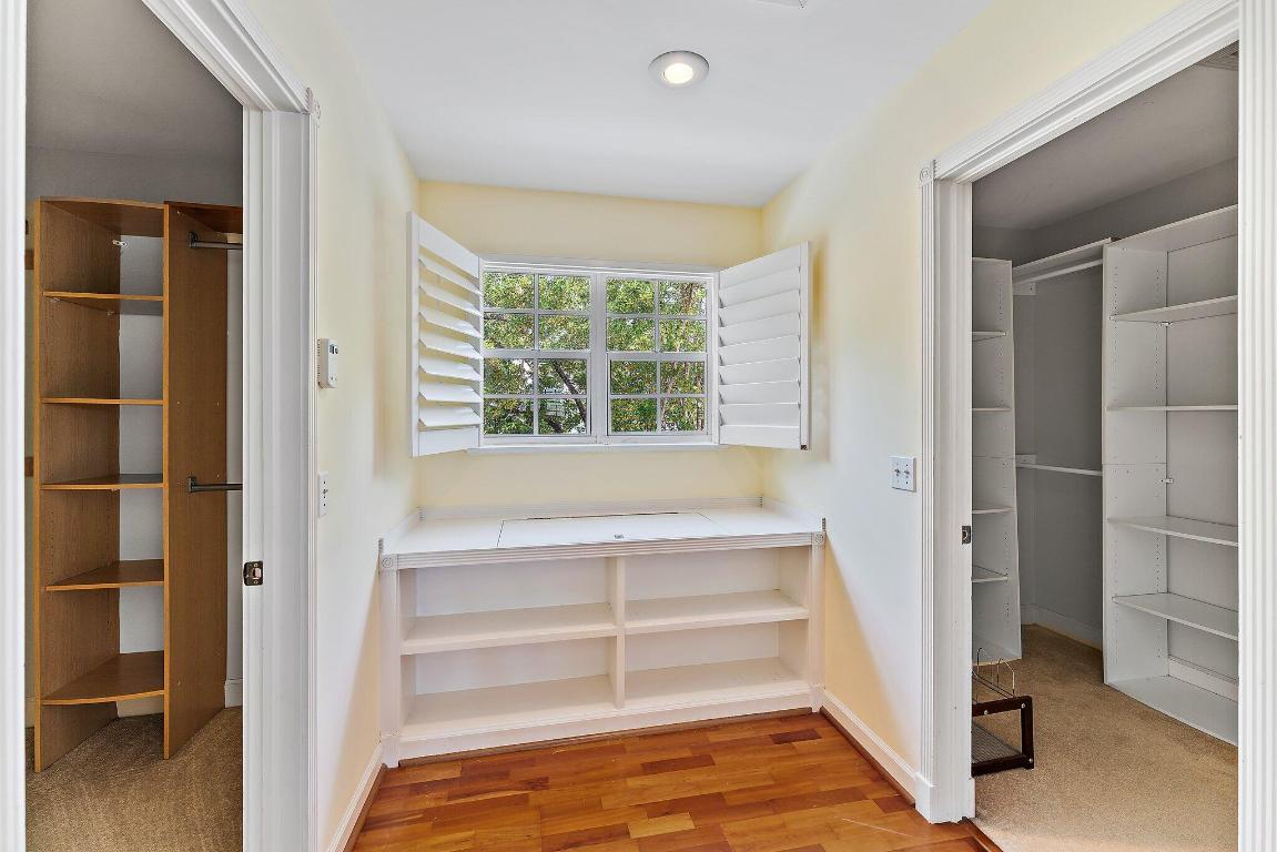 4701 NE Spinnaker Point Place