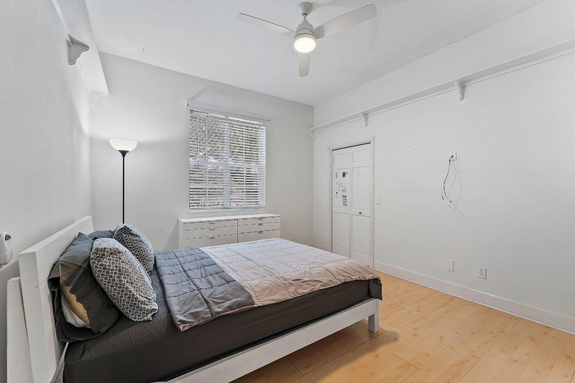 4701 NE Spinnaker Point Place