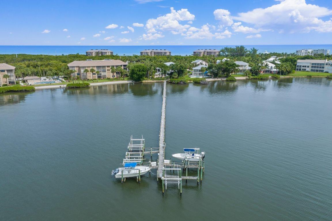 4701 NE Spinnaker Point Place