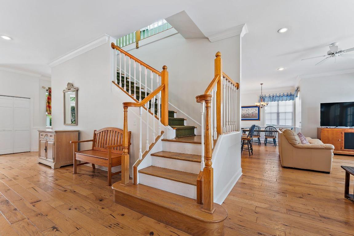 4701 NE Spinnaker Point Place