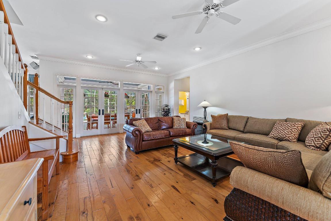 4701 NE Spinnaker Point Place