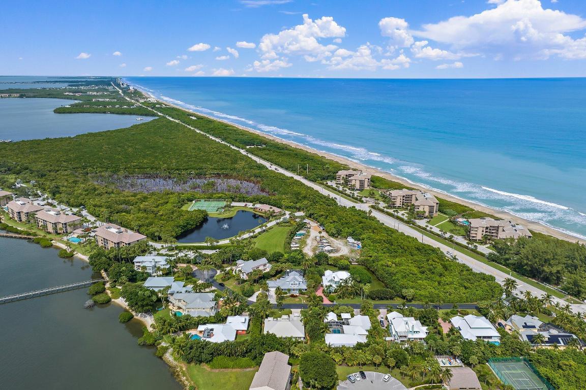 4701 NE Spinnaker Point Place