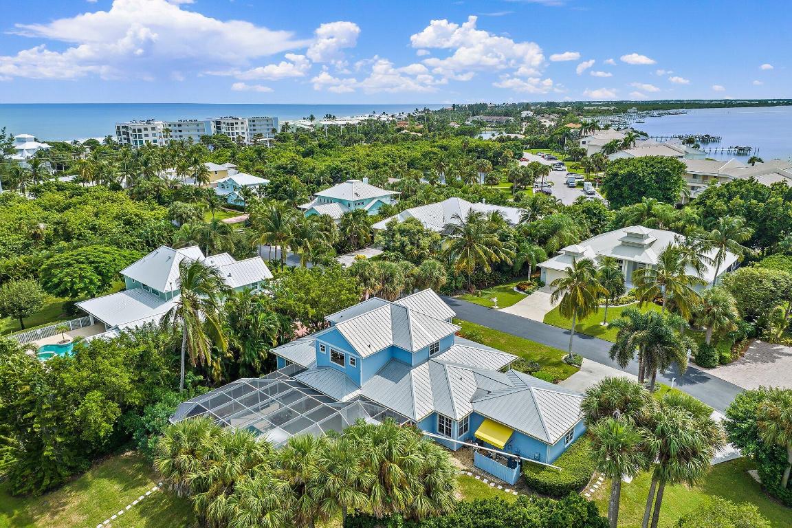 4701 NE Spinnaker Point Place