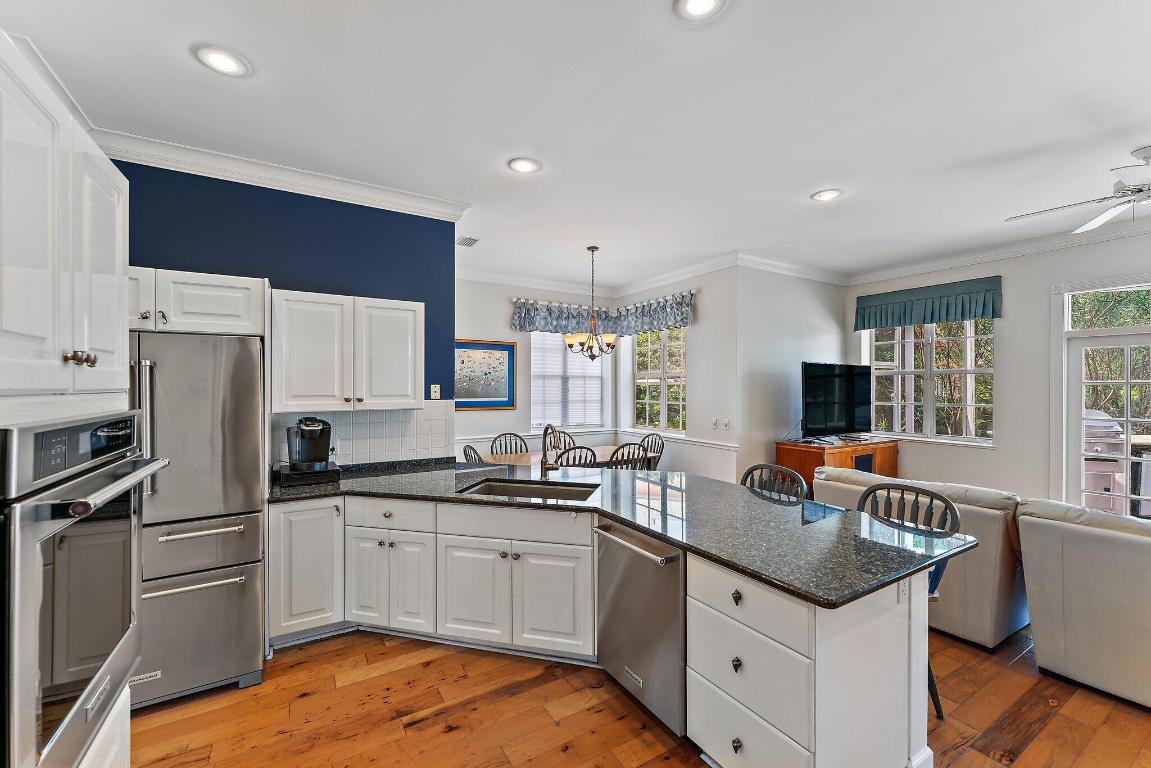 4701 NE Spinnaker Point Place