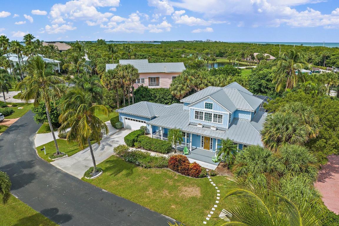 4701 NE Spinnaker Point Place