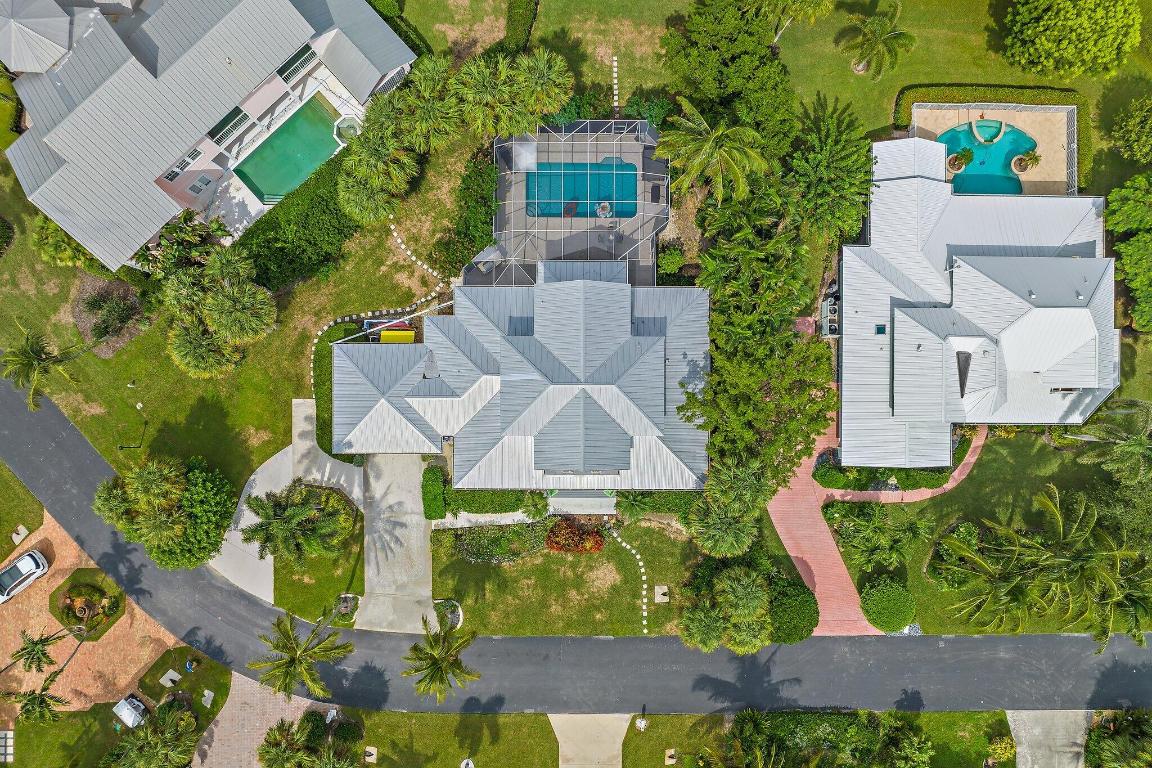 4701 NE Spinnaker Point Place