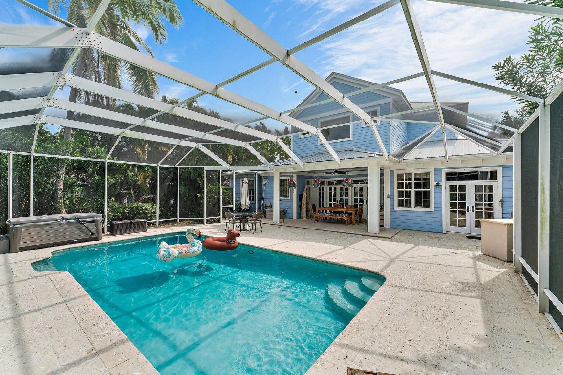 4701 NE Spinnaker Point Place