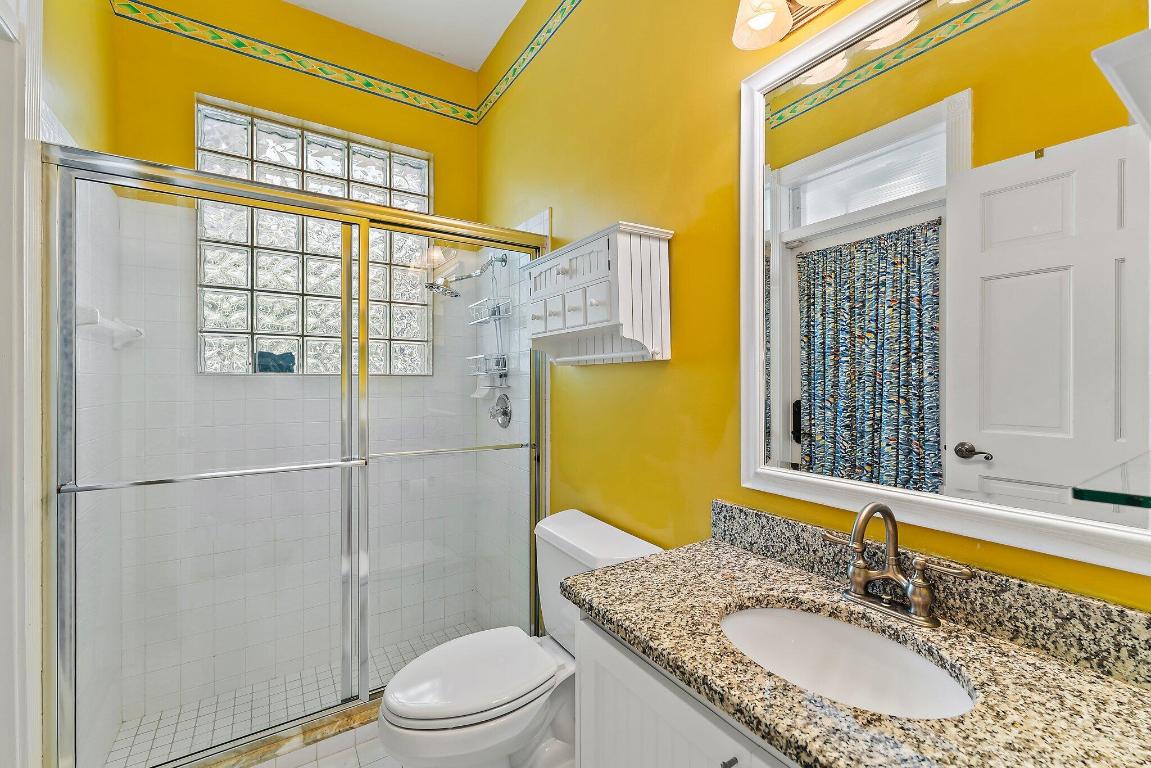 4701 NE Spinnaker Point Place