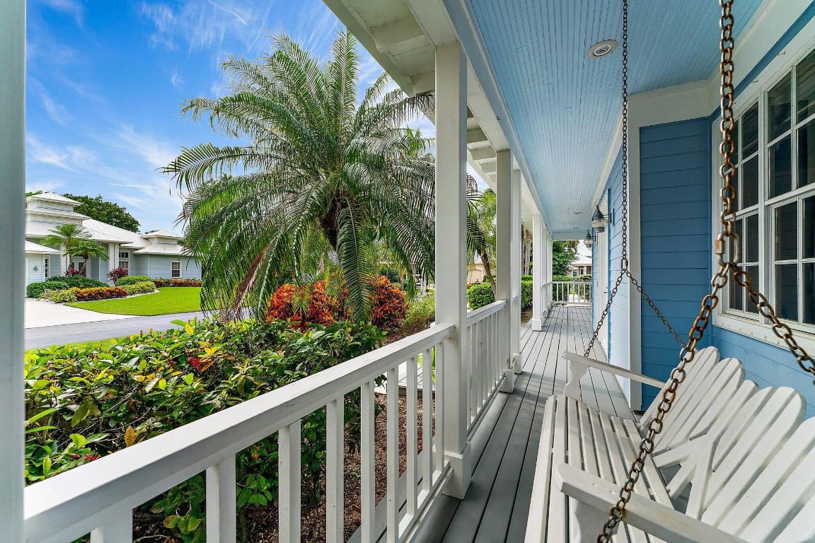 4701 NE Spinnaker Point Place