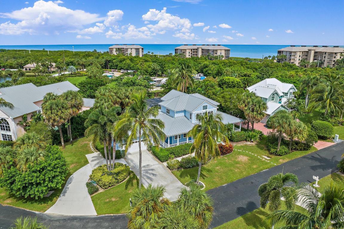 4701 NE Spinnaker Point Place