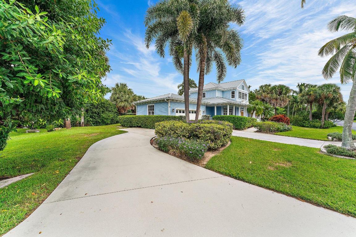 4701 NE Spinnaker Point Place